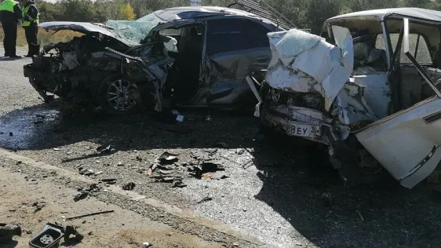 В ДТП в Астраханской области погибли 2 человека