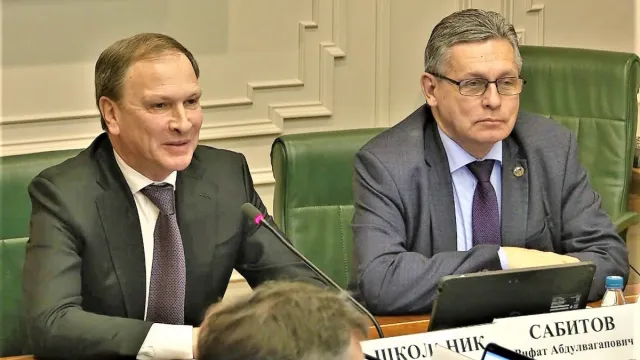 Рифат Сабитов принял участие в расширенном заседании комитета Совета Федерации