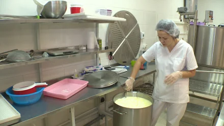 Астраханка варит сыры по европейским технологиям