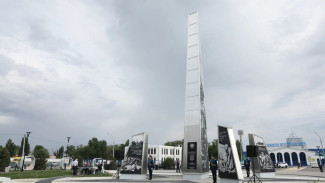 В Астрахани открыли стелу «Город трудовой доблести»