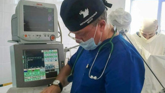 Астраханский врач оказал первую помощь избитому мужчине