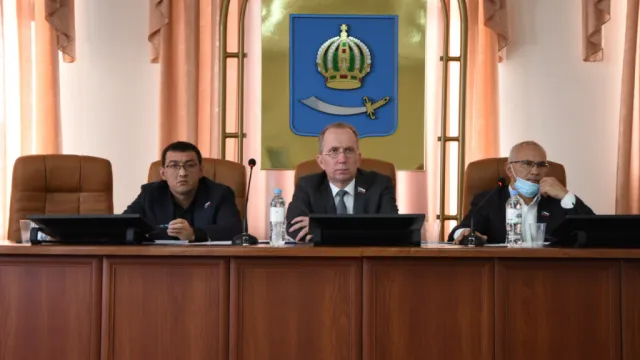 В Астрахани обсудили реализацию проектов по переселению из ветхого фонда 