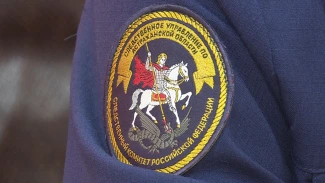 Астраханский судебный пристав за взятки снимала запрет на выезд за границу