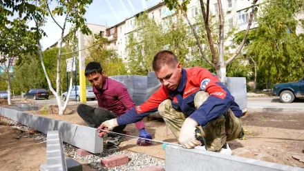 В Советском районе Астрахани благоустраивают место отдыха для горожан