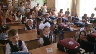 КТК вручил подарки астраханским первоклассникам