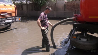 Потоп на десятках улицах Астрахани поразил горожан
