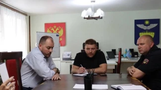 На севере Астраханской области пожар уничтожил 3 жилых дома и 8 хозпостроек 