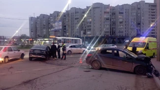 В Астрахани произошло жёсткое ДТП около путепровода