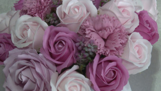 Астраханка создаёт букеты цветов из ароматного мыла