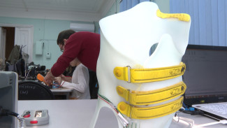 В Астрахани школьники разработали электронные датчики для “умного корсета”