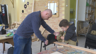 В Астрахани работает детская столярная мастерская
