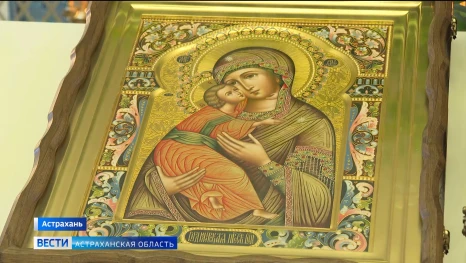 Во всех астраханских храмах прошло праздничное богослужение в День Владимирской иконы Божьей Матери
