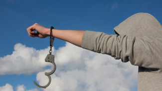 В Астрахани подростки подозреваются в сбыте наркотиков в особо крупном размере