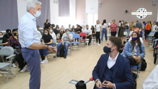 Леонид Огуль обсудил со студентами АГУ индексацию стипендий