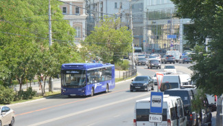 В Астрахани водитель автобуса назвал плюсы и минусы выделенных полос