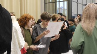 Более 700 молодых астраханцев трудоустроились через кадровый центр