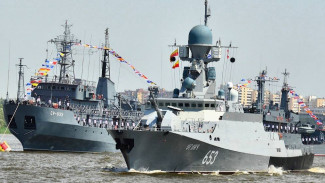 Игорь Бабушкин поздравил астраханцев с Днём ВМФ