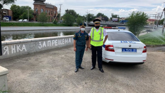 В Астрахани запрещено ставить автотранспорт на пожарных пирсах