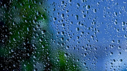 В Астраханской области 4 апреля ожидаются дождь с грозой и сильный ветер