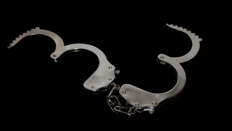 В Астрахани замечание по поводу поведения ребёнка привело к телесными повреждениям и уголовному делу