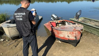 В Астраханской области пострадал ребёнок при опрокидывании лодки