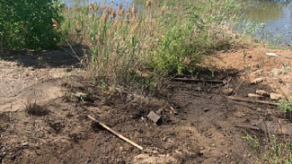 Росприроднадзор оштрафовал астраханца за загрязнение почвы при резке судна