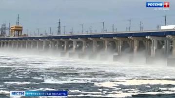 Астраханцам рассказали о причинах появления промоин на Волге