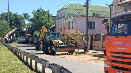 В Астрахани приводят в порядок Набережную 1 Мая