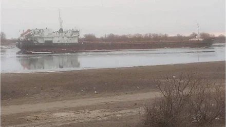 Теплоход «Порт Оля 2» из Ирана сел на мель в Астраханской области 