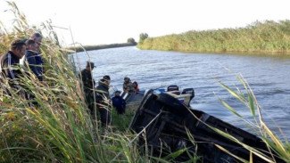 В Астраханской области 35-летний мужчина утонул в реке вместе с машиной