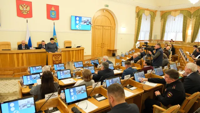 Дума Астраханской области приняла законопроект об увеличении выплаты участникам СВО