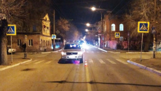 В Астрахани на улице Свердлова иномарка сбила 11-летнюю девочку