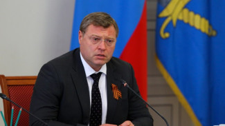 Игорь Бабушкин поздравил астраханцев с Днём Победы