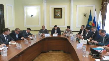 Дороги Астрахани проинспектировал общественный совет при Росавтодоре