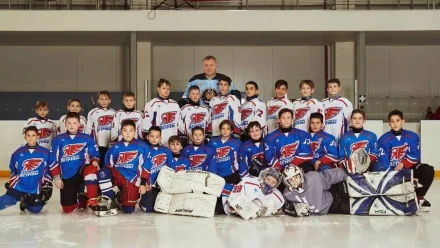 Игорь Бабушкин поздравил астраханцев со Всероссийским днём хоккея