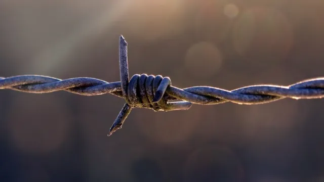 В Астрахани экс-сотрудника колонии осудили на 3,5 года за взятку