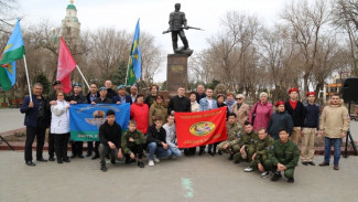 В Астрахани прошла акция в поддержку спецоперации в Украине