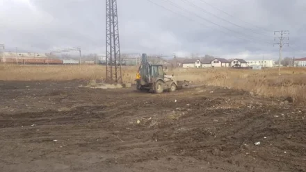 В микрорайоне Астрахань-2 коммунальщики вывезли 200 кубометров мусора