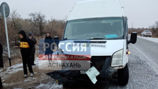 В Астраханской области в ДТП с маршруткой пострадало пять человек