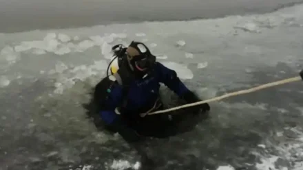 Под Астраханью водолазы проводят поиски пропавшего рыбака