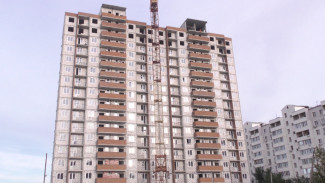В Астрахани ускорят возведение 16-этажного дома для переселенцев из аварийного жилья 