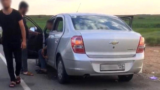 Астраханская полиция задержала предполагаемых мошенников с трассы