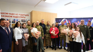 Игорь Бабушкин встретился с астраханскими ветеранами СВО и их семьями