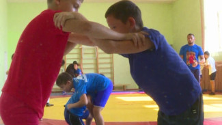 Астраханские борцы из села Сасыколи получили звания кандидатов и мастеров спорта