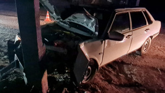 Астраханец на “Ладе” врезался в опору ЛЭП и оставил без света дома