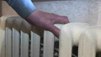 В Астрахани жители дома по улице Хибинской дождались отопления