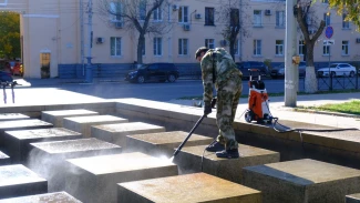 В Астрахани консервируют фонтаны на зиму