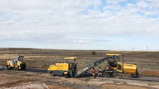 В Астраханской области обновляют дорогу к птицефабрике