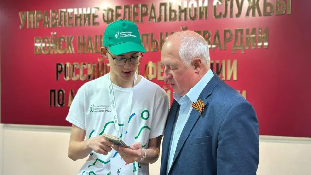 Астраханские волонтёры помогают жителям региона в голосовании за объекты благоустройства