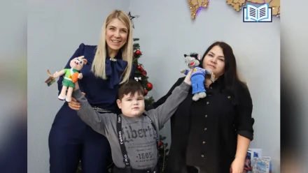 «Ёлка желаний» исполнила мечты юных астраханцев о лошадях, Волке и Зайце